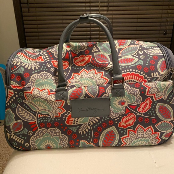 vera bradley rolling tote